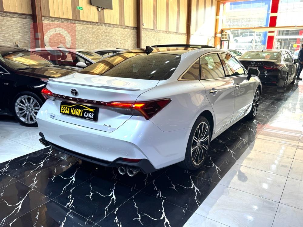 تويوتا أفالون